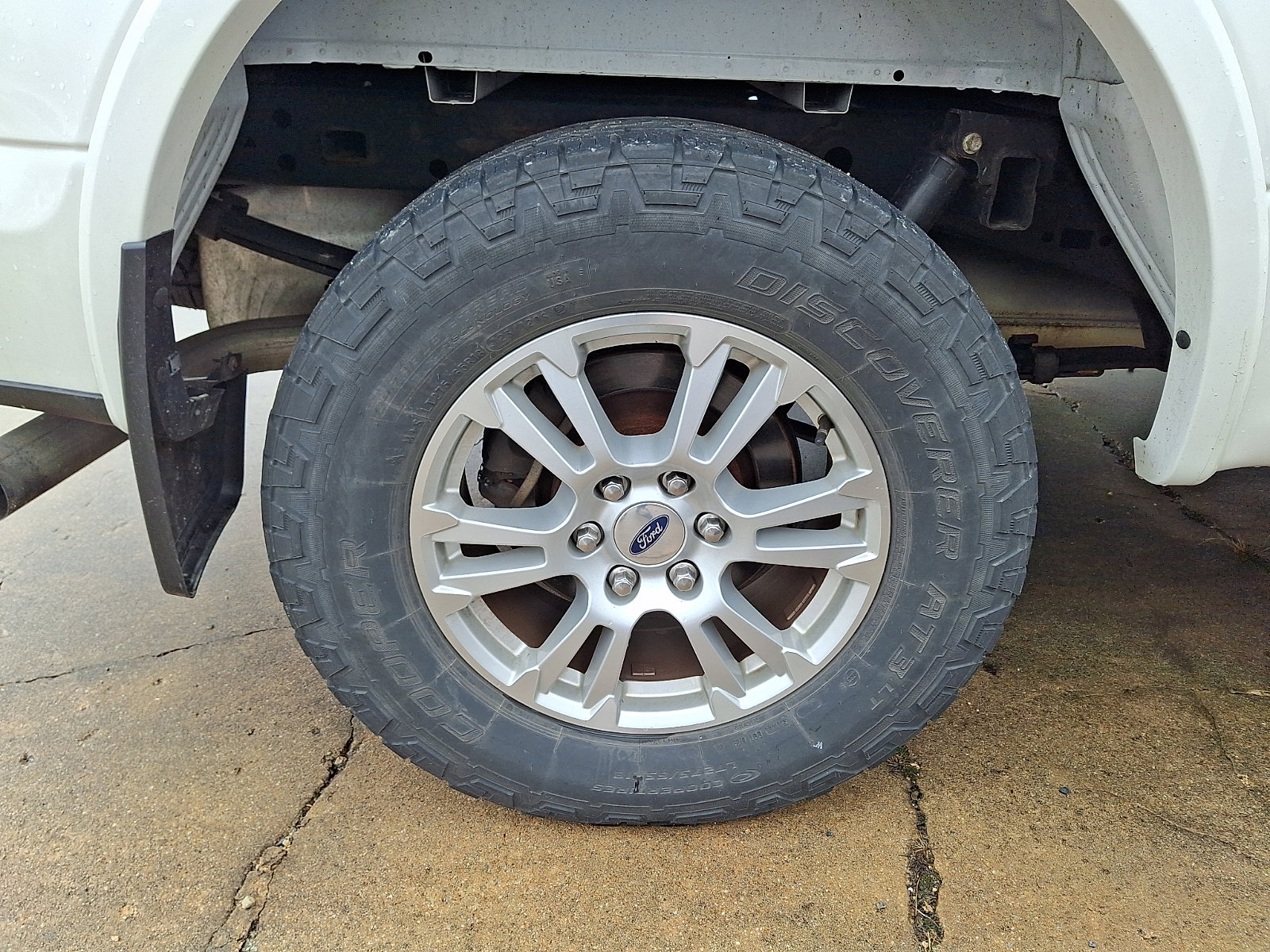 Used 2017 Ford F150 Lariat w/ Equipment Group 501A Mid image 10