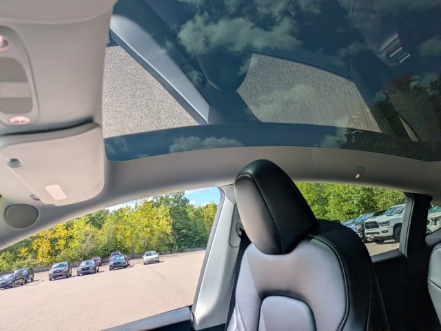 Used 2024 Tesla Model Y Long Range RWD image 24
