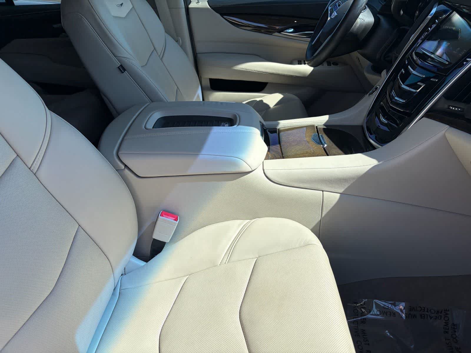Used 2018 Cadillac Escalade Premium Luxury AWD/4WD image 16