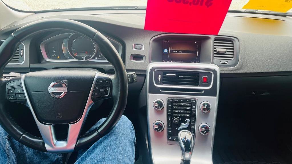 Used 2018 Volvo V60 T5 Cross Country w/ Convenience Package image 15