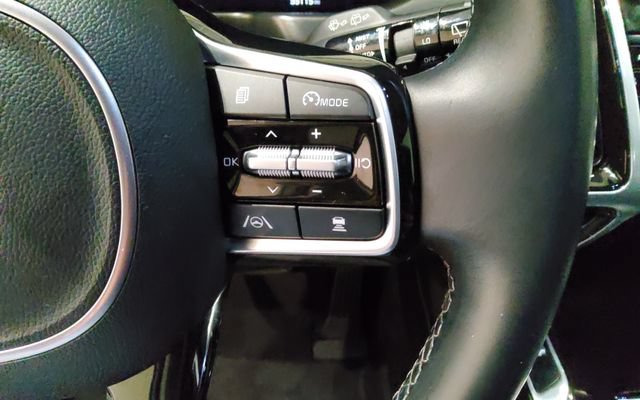 Used 2023 Kia Sorento SX FWD image 31