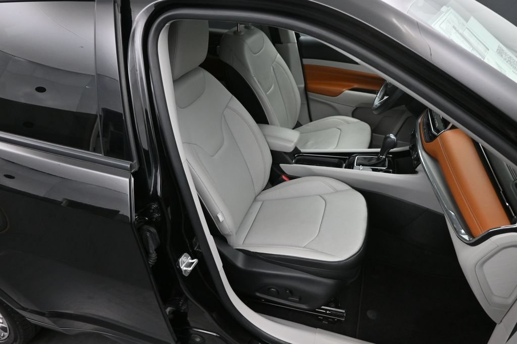 Used 2022 Jeep Compass Limited w/ Elite Group AWD/4WD image 13