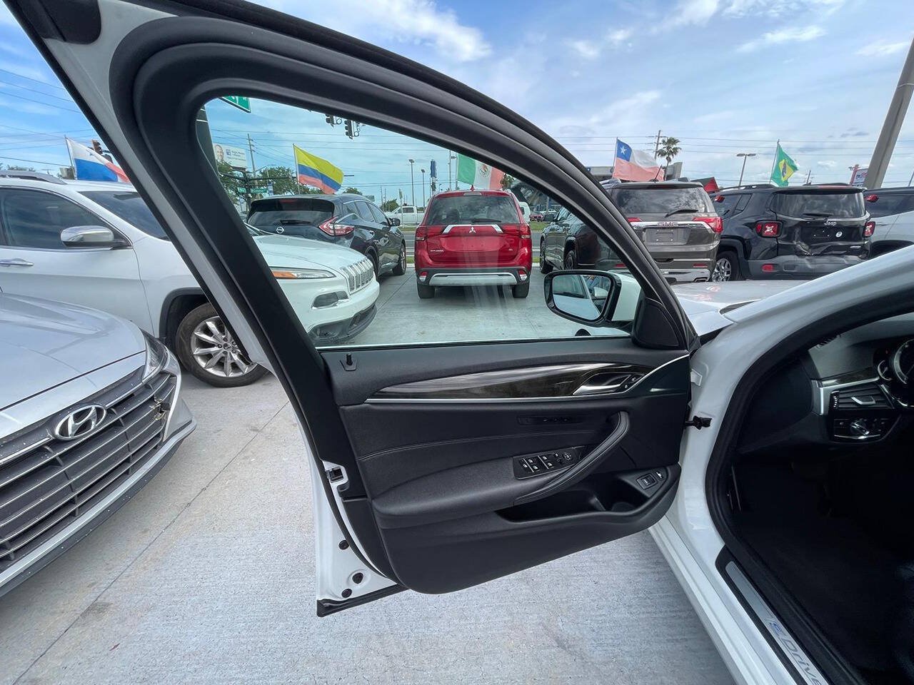 Used 2018 BMW 530e RWD image 9