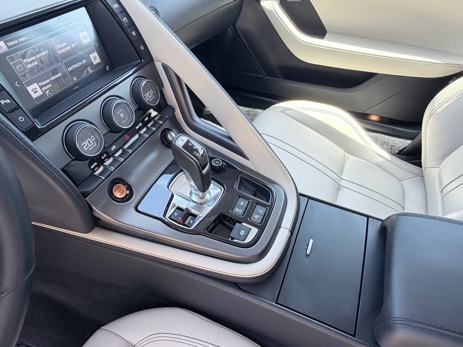 Used 2016 Jaguar F-TYPE S RWD image 13