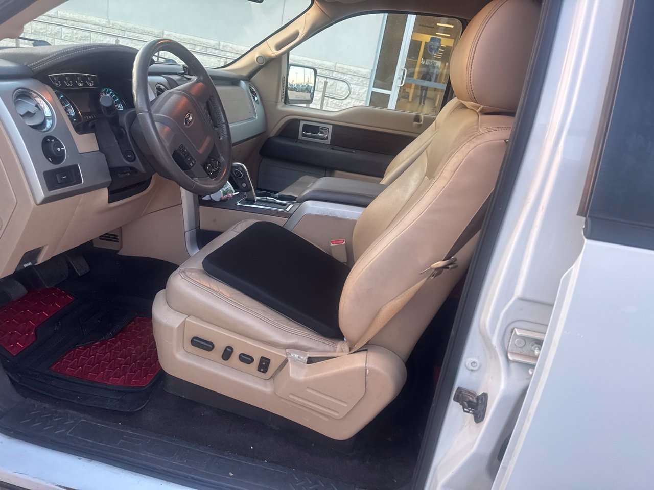 Used 2014 Ford F150 Lariat w/ Equipment Group 501A Mid RWD image 9