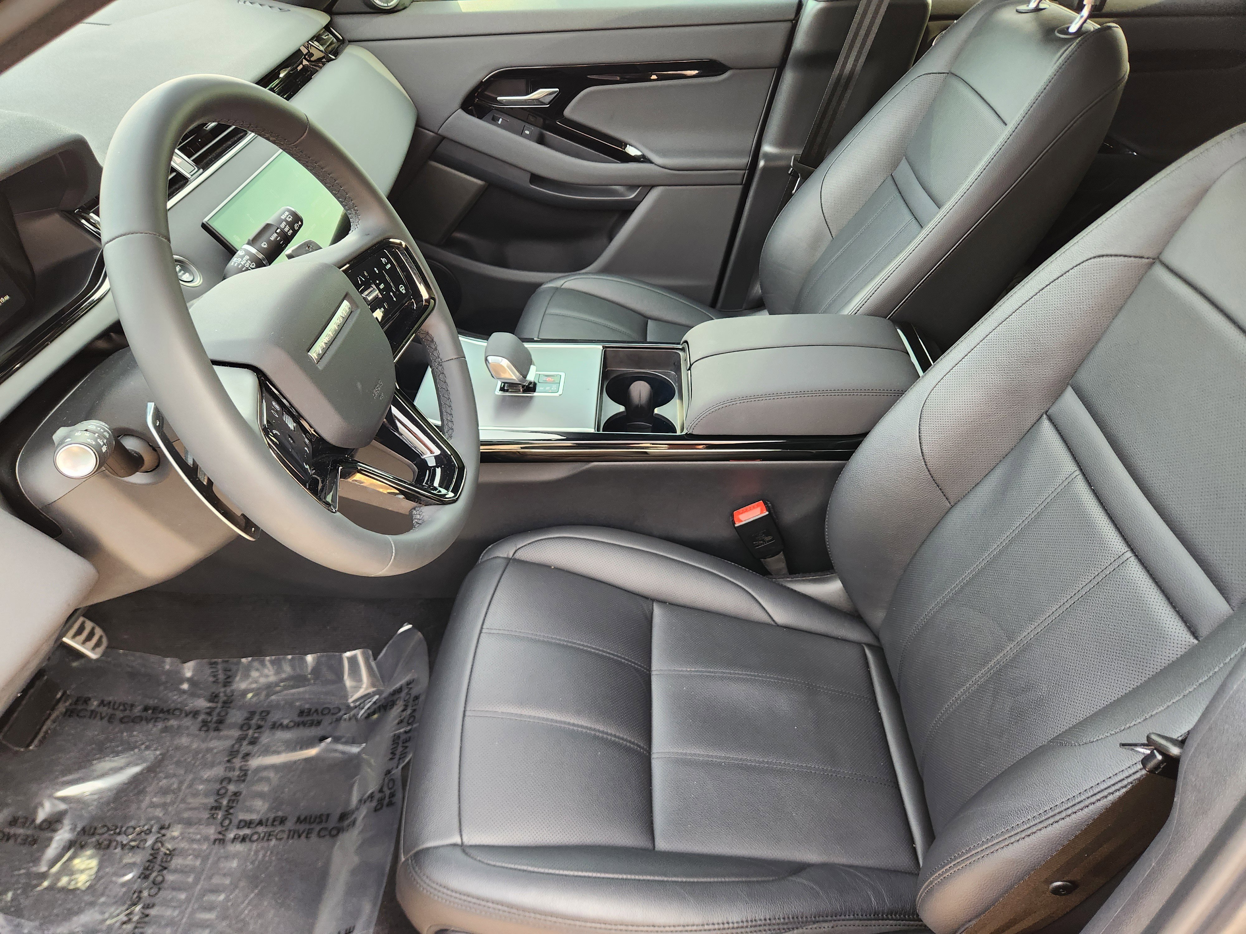 Used 2025 Land Rover Range Rover Evoque Dynamic SE image 14