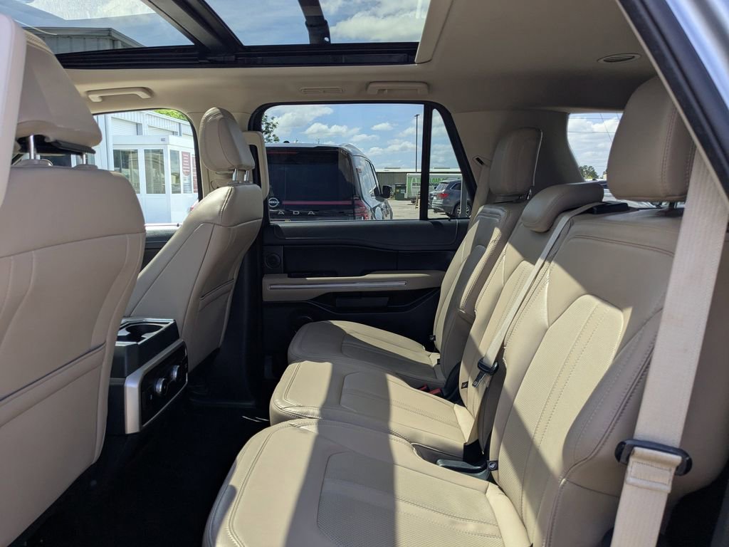 Used 2024 Ford Expedition Limited AWD/4WD image 14