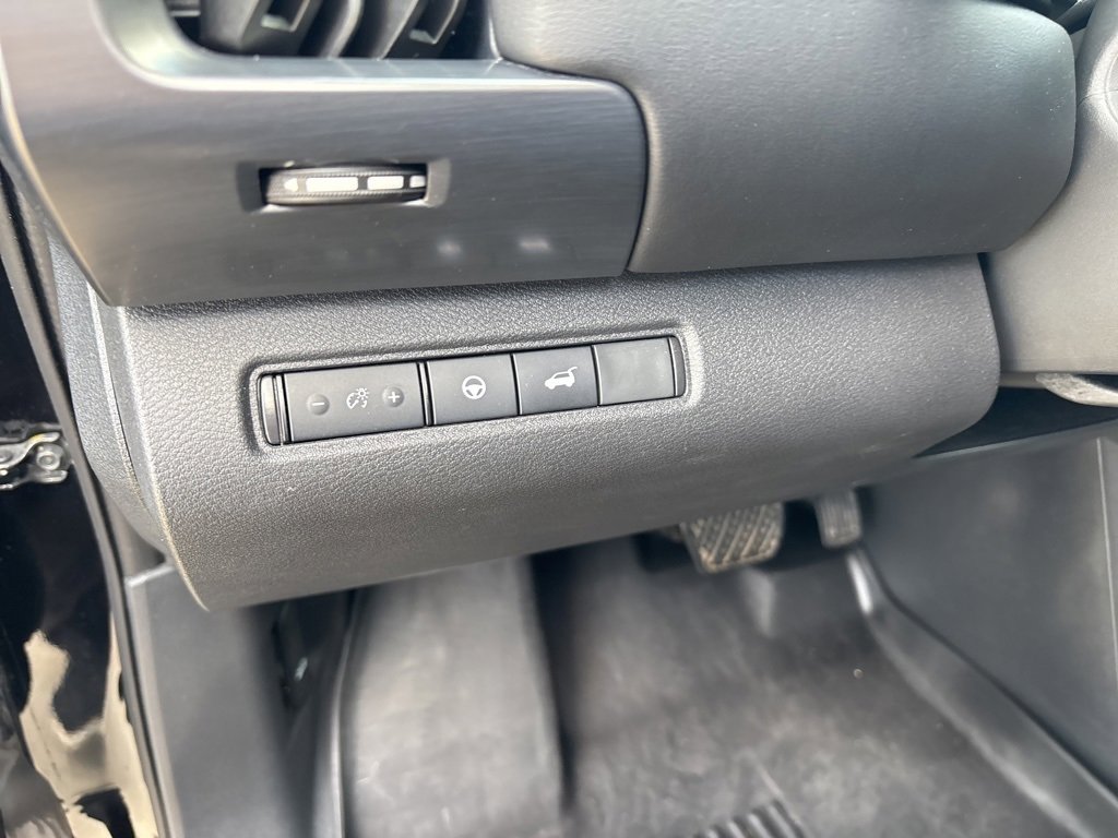 Used 2024 Nissan Pathfinder SL w/ Cargo Package image 25