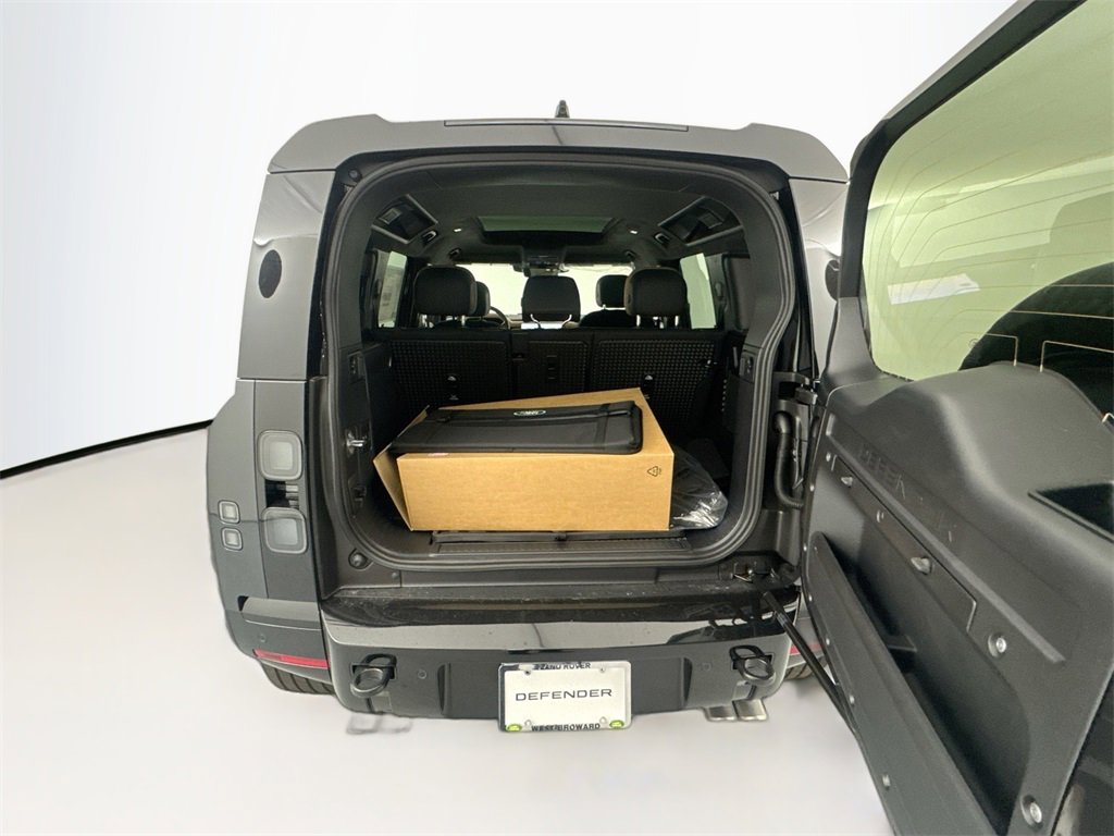 New 2026 Land Rover Defender 110 V8 image 25