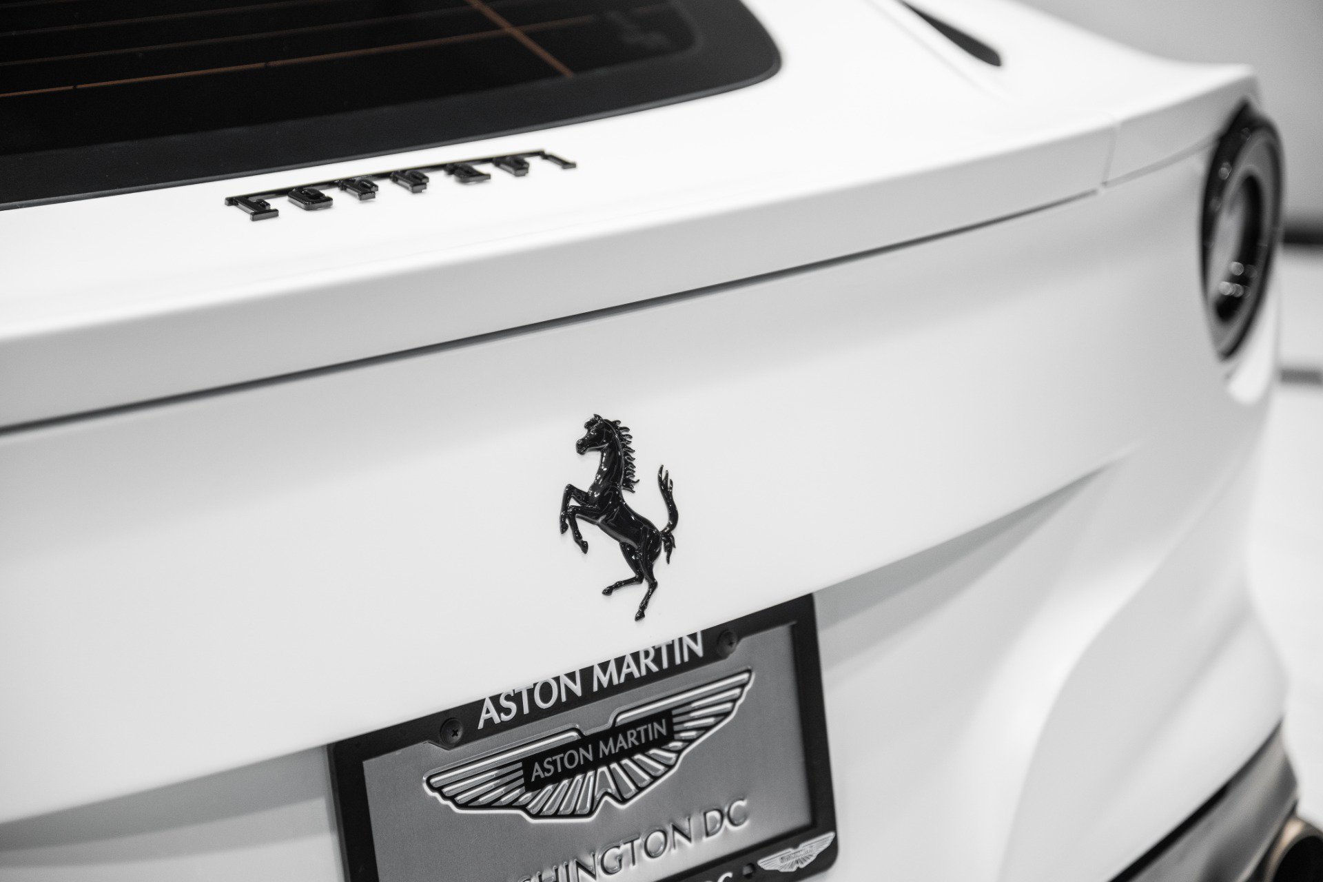 Used 2017 Ferrari F12 Berlinetta RWD image 11