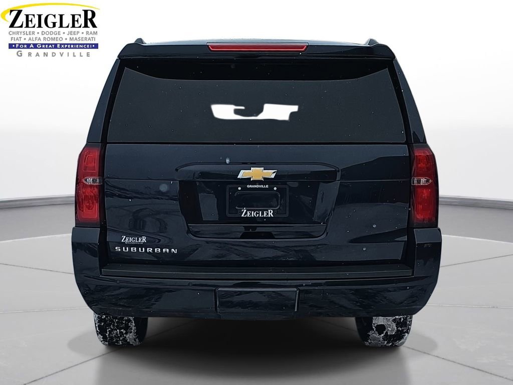 Used 2018 Chevrolet Suburban LT w/ Luxury Package image 6