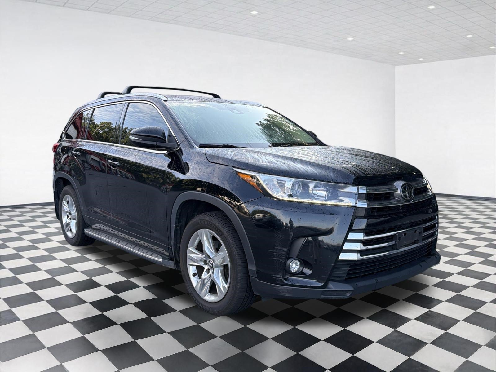 Used 2018 Toyota Highlander Limited AWD/4WD image 3