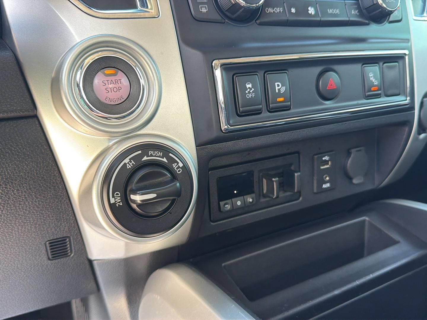 Used 2017 Nissan Titan PRO-4X AWD/4WD image 18
