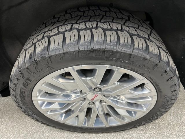 Used 2023 GMC Yukon Denali AWD/4WD image 14