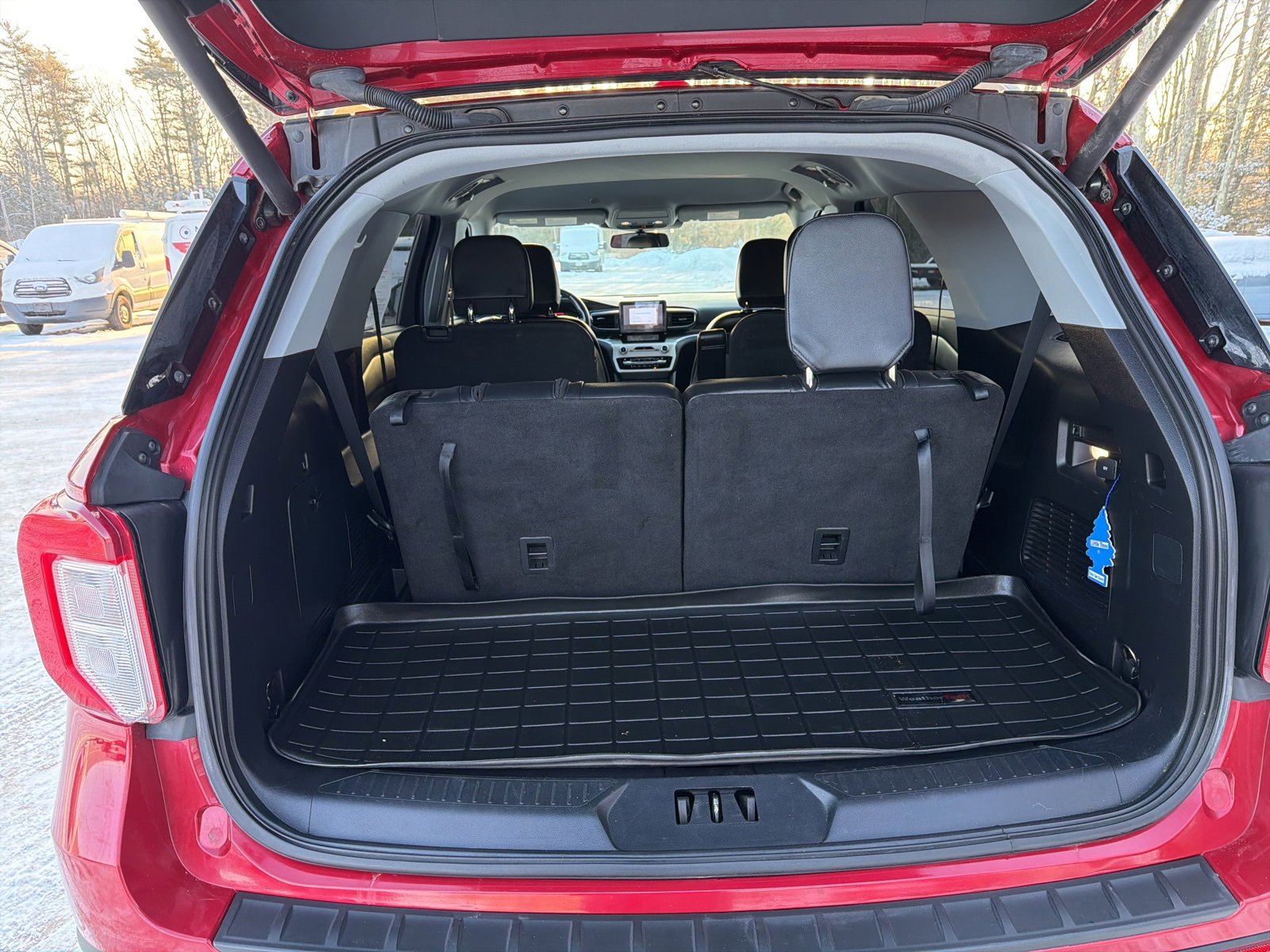 Used 2020 Ford Explorer XLT w/ Equipment Group 202A image 7