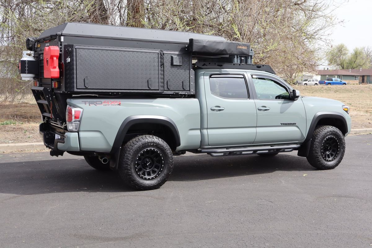 Used 2023 Toyota Tacoma TRD Off-Road w/ TRD Premium Off Road Package AWD/4WD image 4