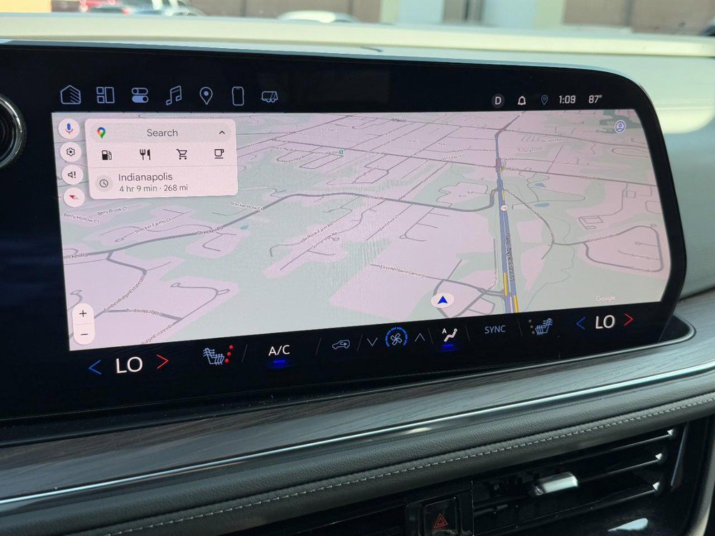 Used 2025 Chevrolet Tahoe LT image 22