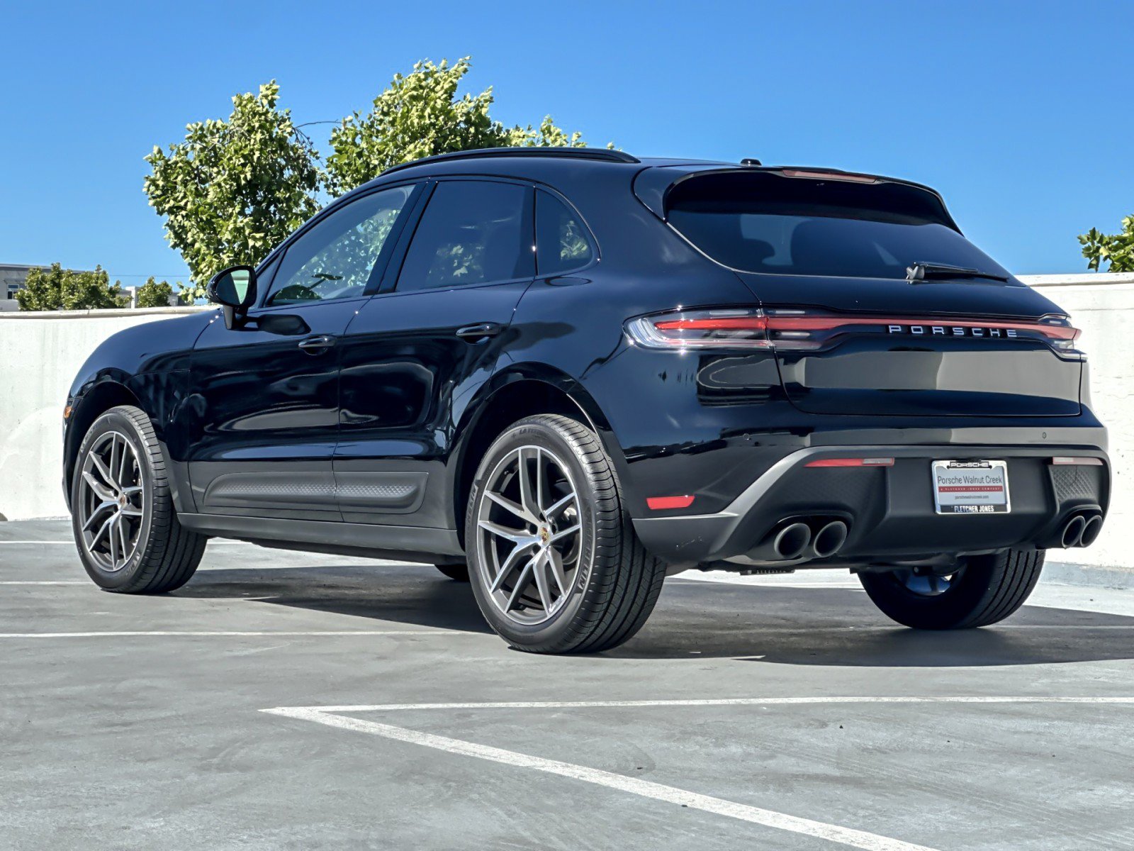 Used 2026 Porsche Macan AWD/4WD image 3