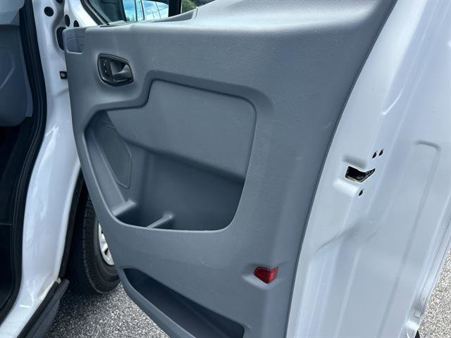 Used 2018 Ford Transit 150 XLT image 21