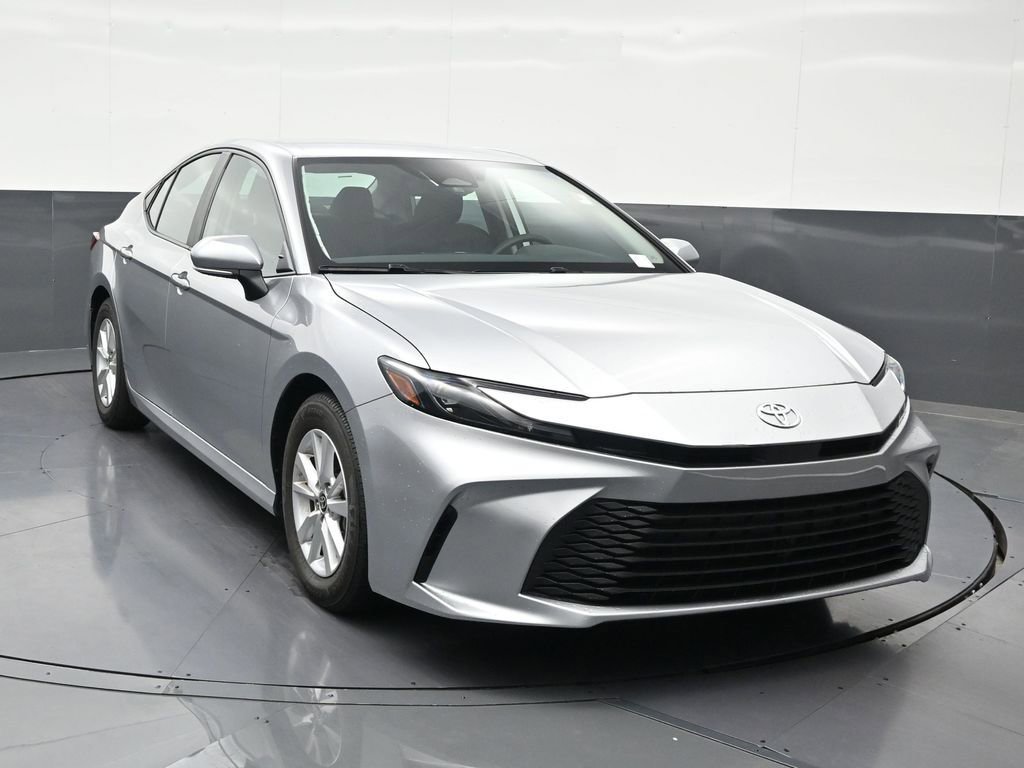 Used 2025 Toyota Camry LE w/ Convenience Package FWD image 8