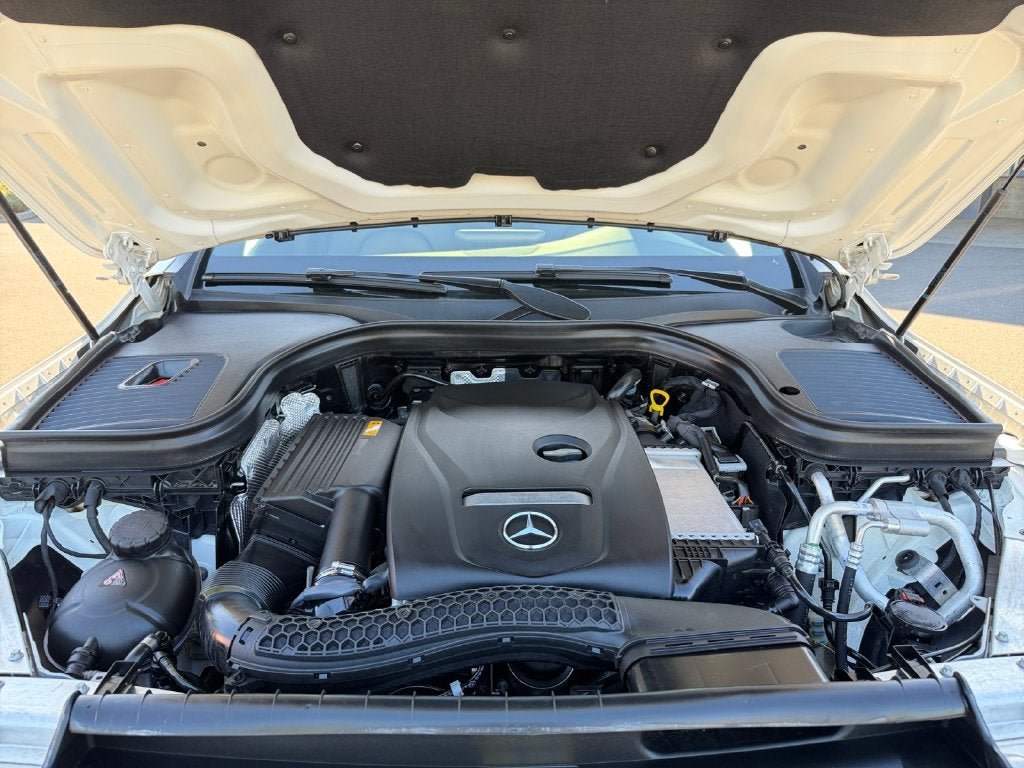 Used 2019 Mercedes-Benz GLC 300 4MATIC image 29