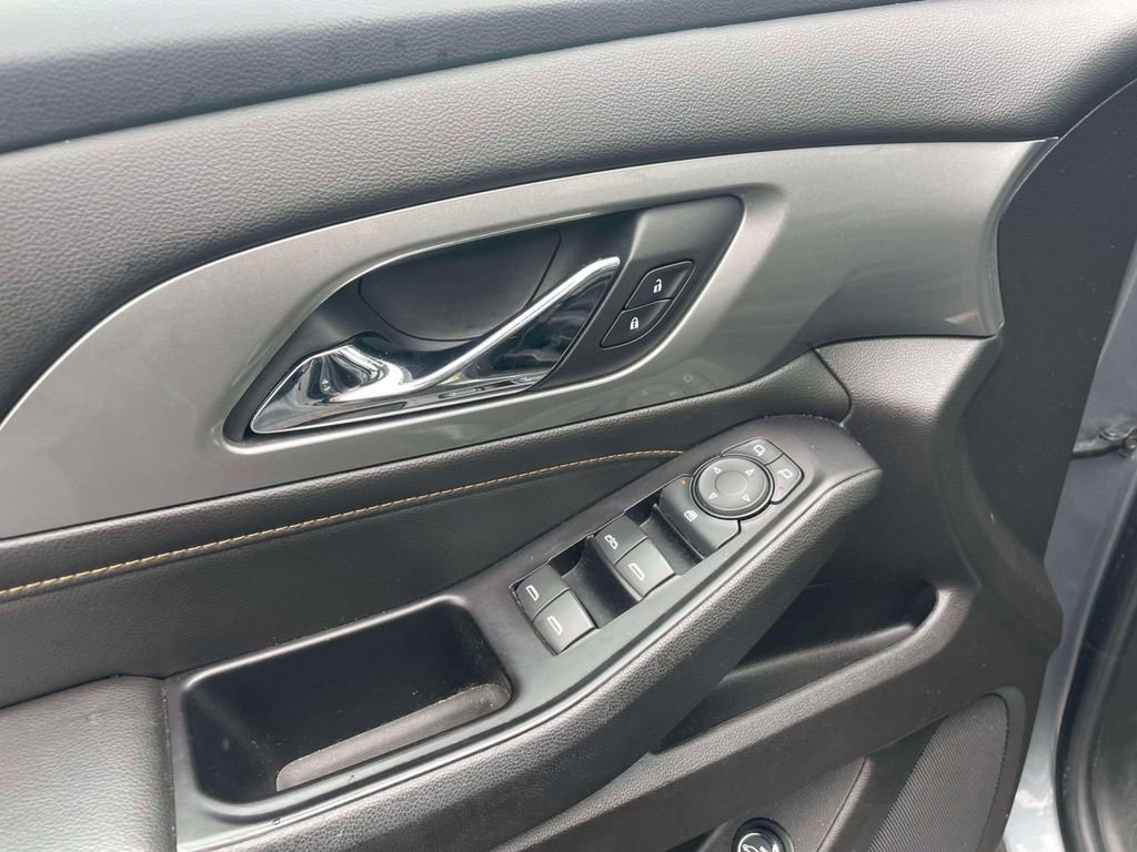 Used 2019 Chevrolet Traverse LT w/ LT Premium Package image 18