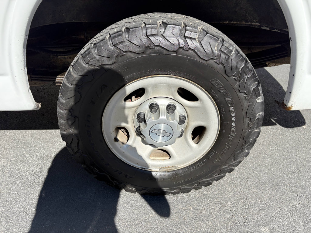 Used 2017 Chevrolet Express 2500 Extended image 12