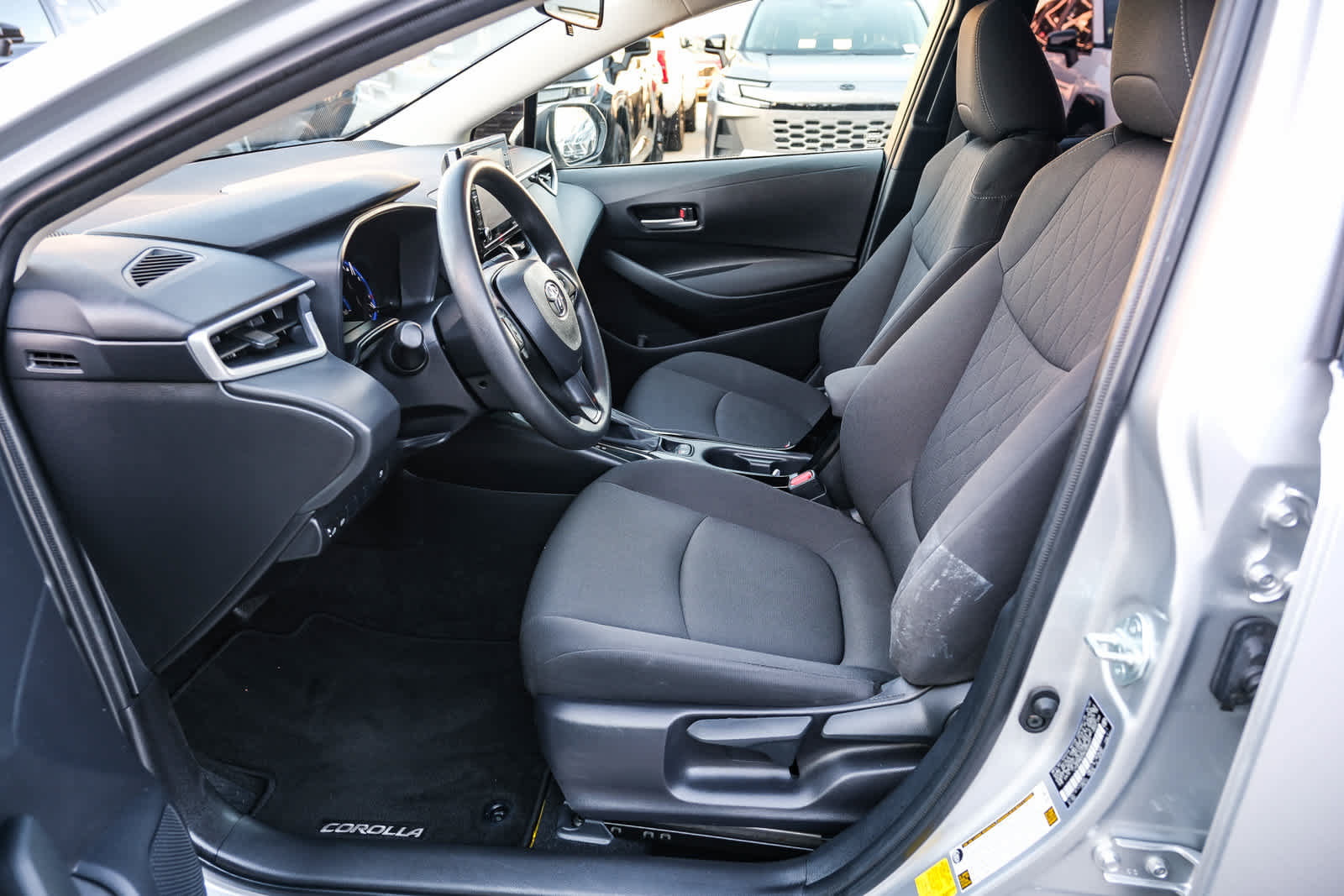 Used 2021 Toyota Corolla LE FWD image 20