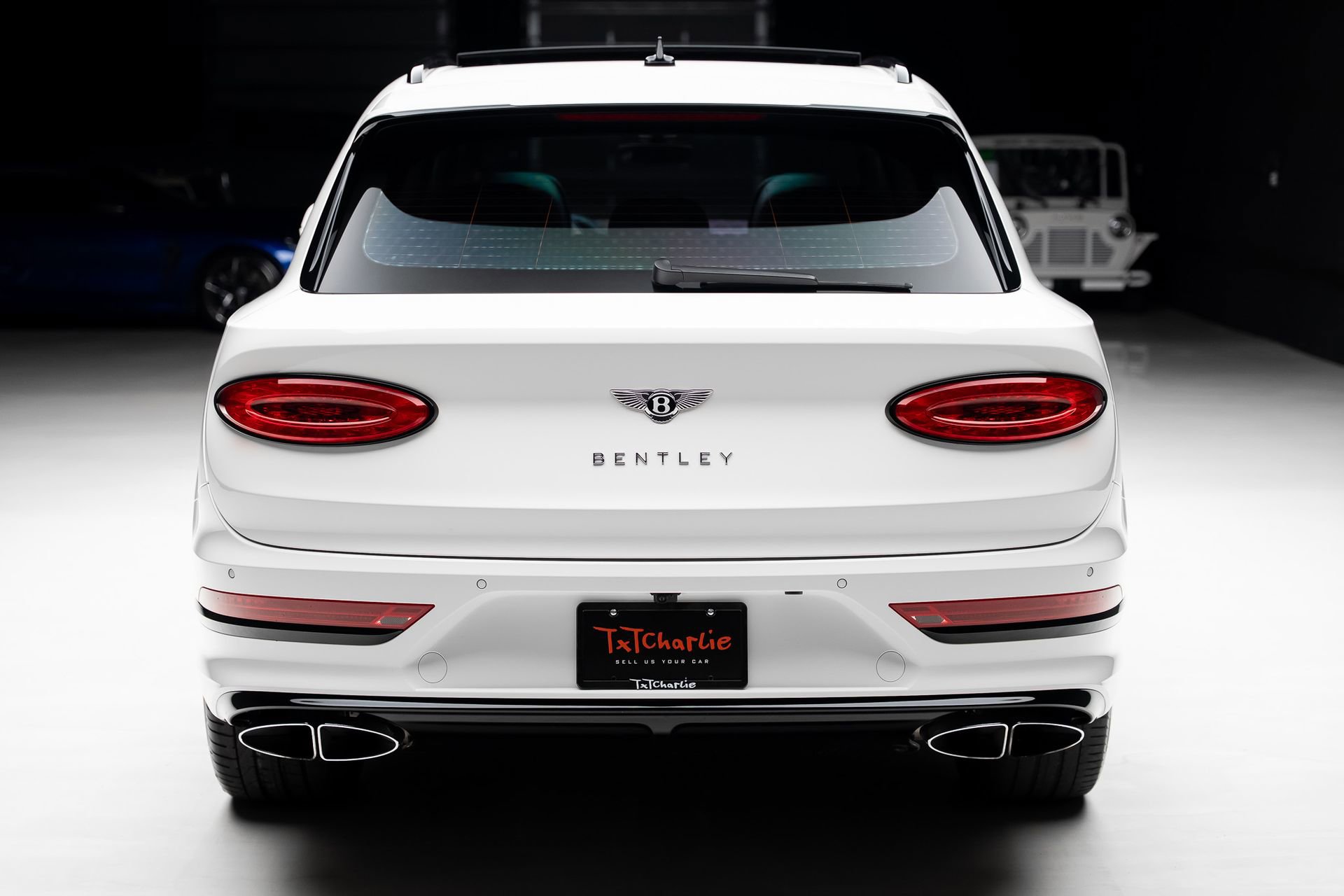 Used 2021 Bentley Bentayga Plug-In Hybrid image 26