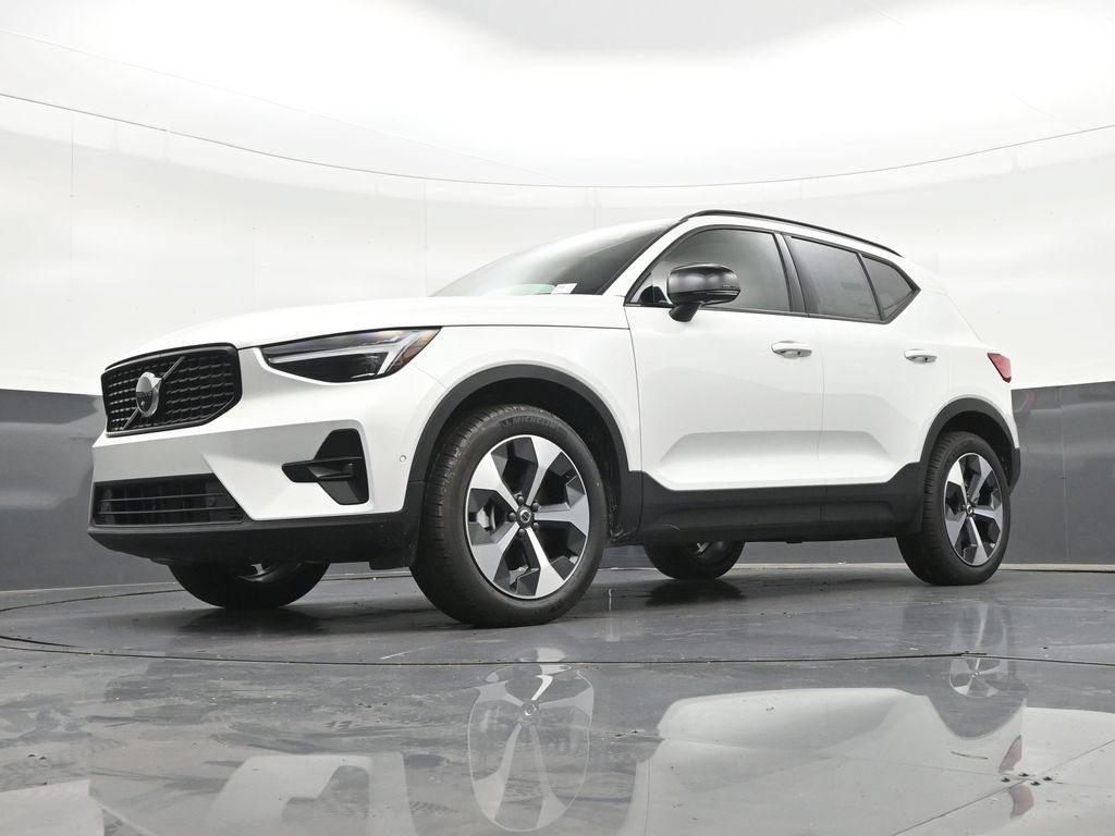 New 2026 Volvo XC40 B5 Plus w/ Protection Package Premier AWD/4WD image 21