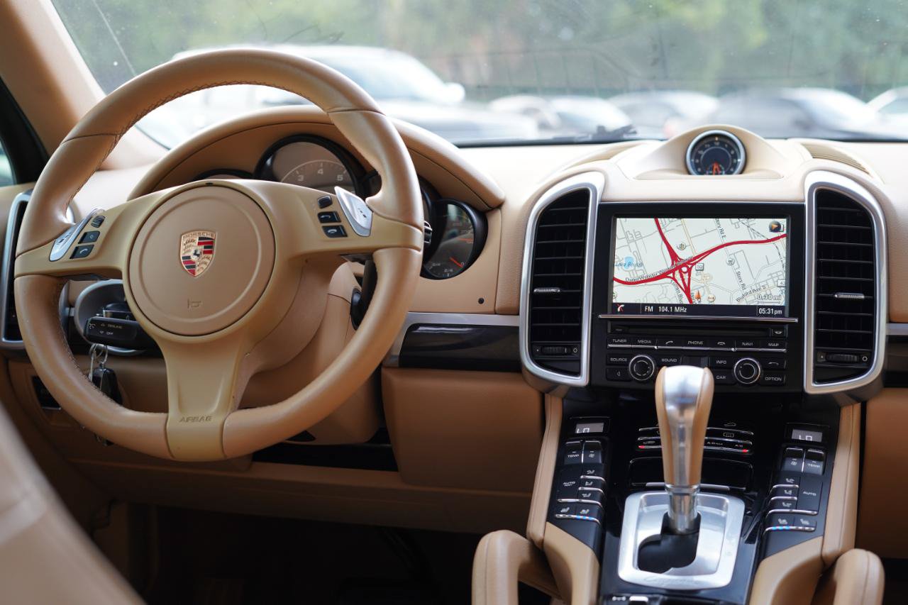 Used 2014 Porsche Cayenne AWD/4WD image 10