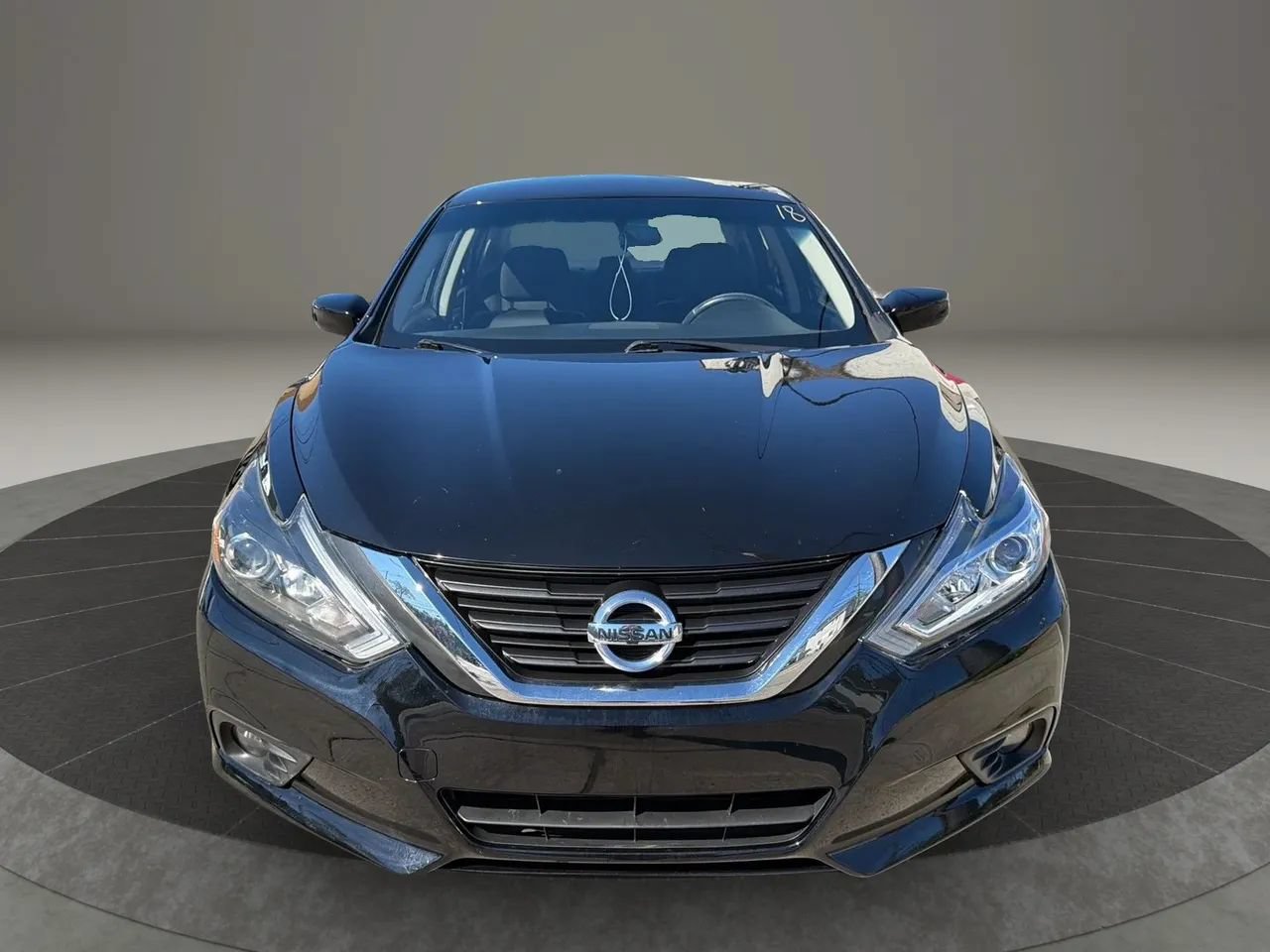 Used 2018 Nissan Altima 2.5 SR FWD image 2