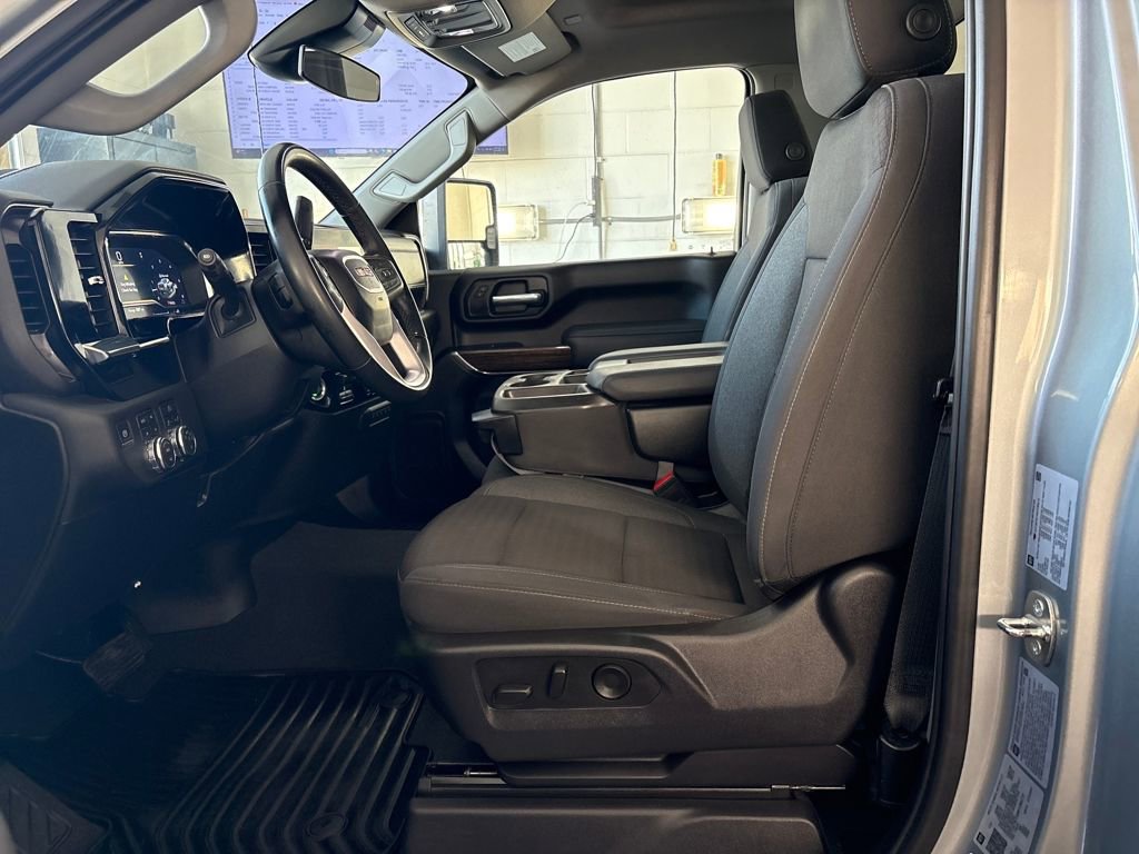 Used 2024 GMC Sierra 3500 SLE w/ SLE Convenience Package image 12