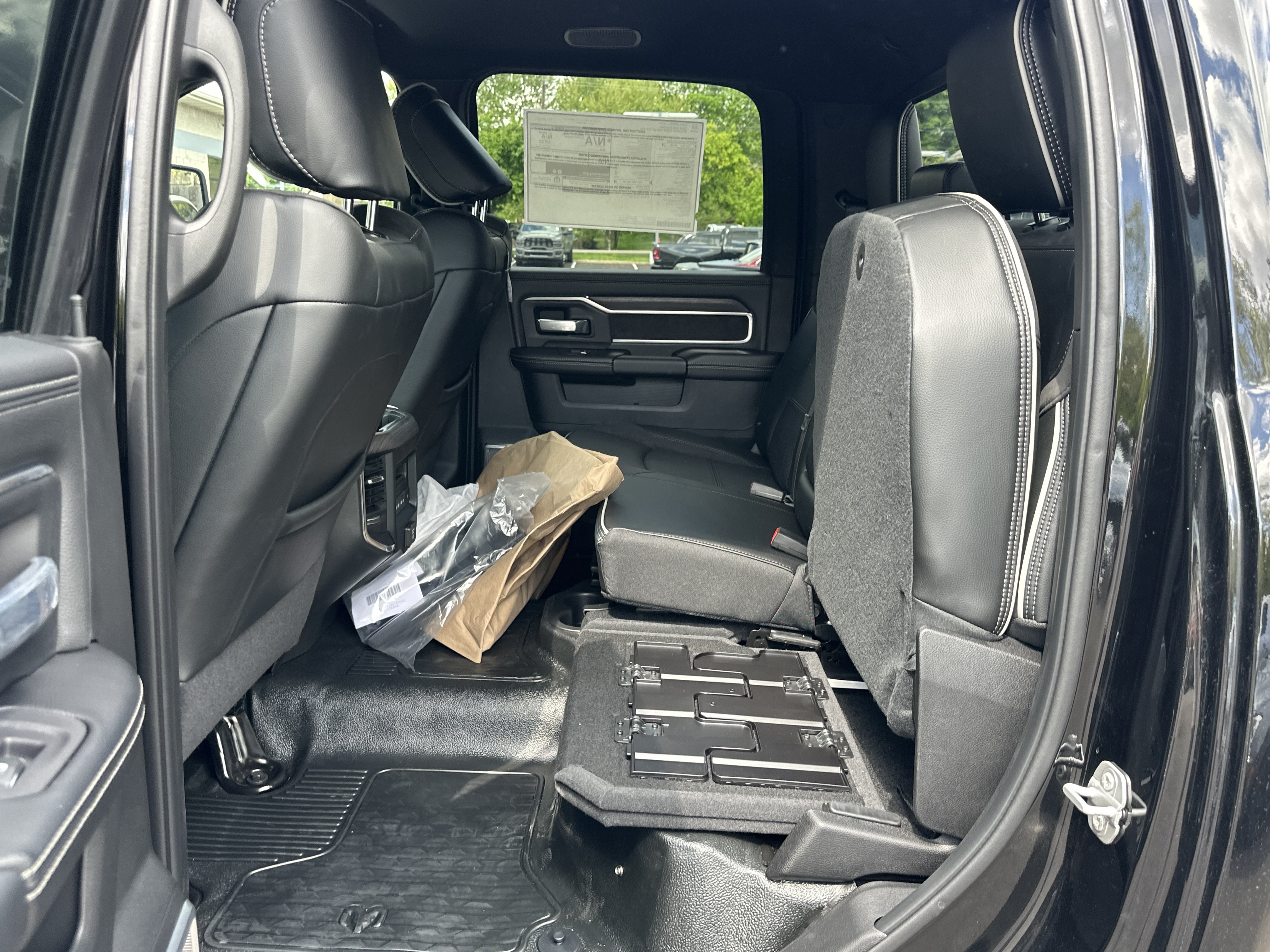 New 2026 RAM 5500 4x4 Crew Cab w/ Laramie Trim Package image 30