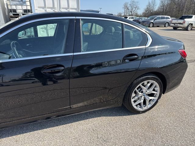 Used 2025 BMW 330i xDrive Sedan AWD/4WD image 2