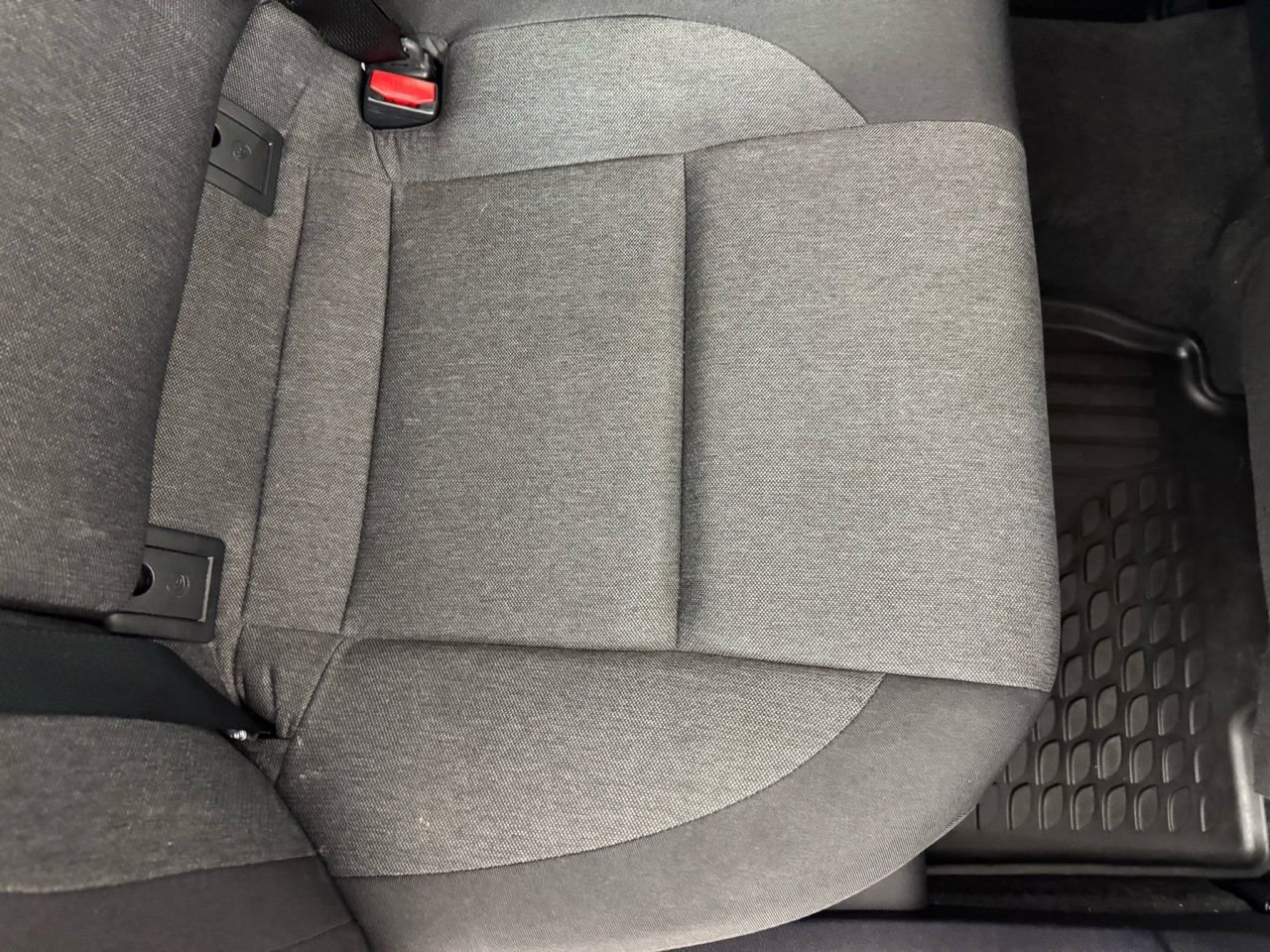 Used 2025 Toyota Camry LE image 29