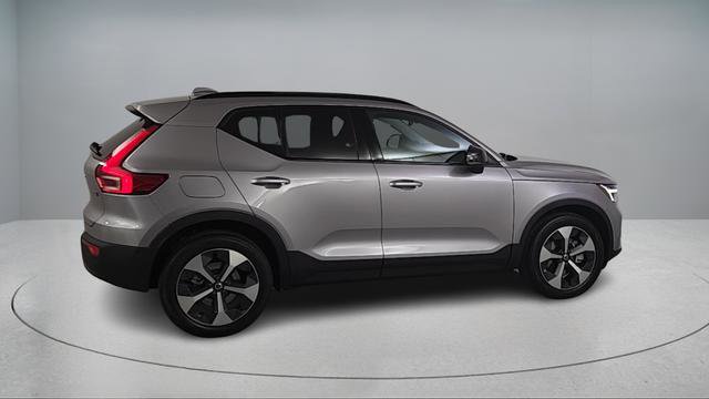 Certified 2026 Volvo XC40 B5 Plus w/ Climate Package AWD/4WD image 3