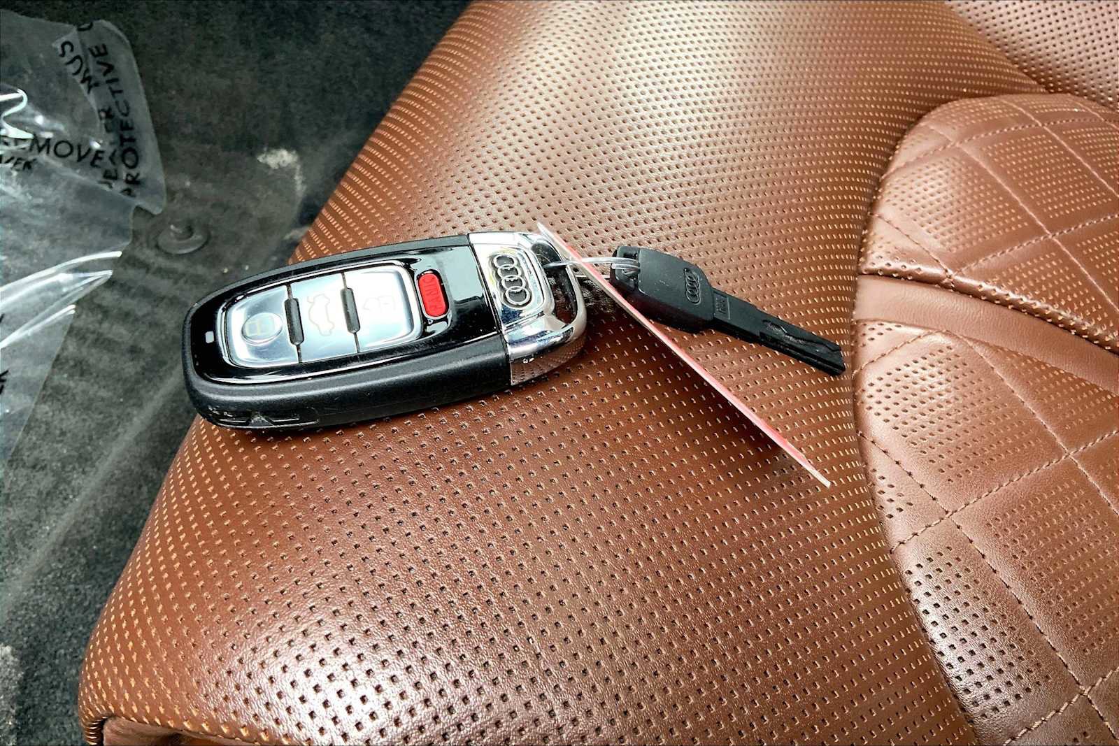 Used 2013 Audi S8 w/ Full Leather Pkg image 15