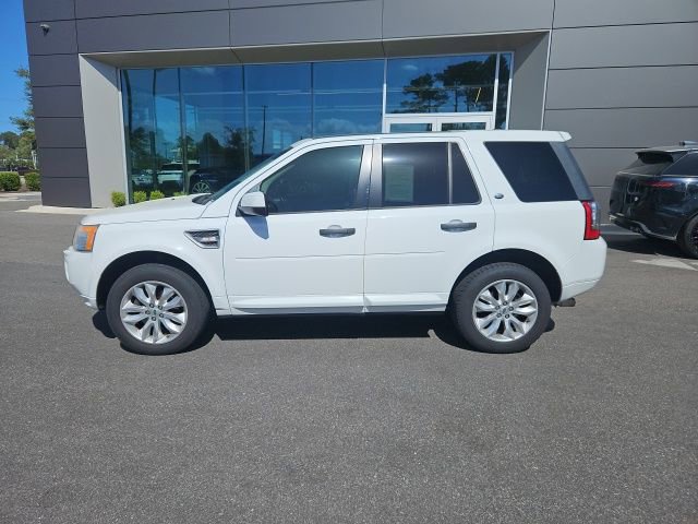 Used 2011 Land Rover LR2 HSE LUX image 2