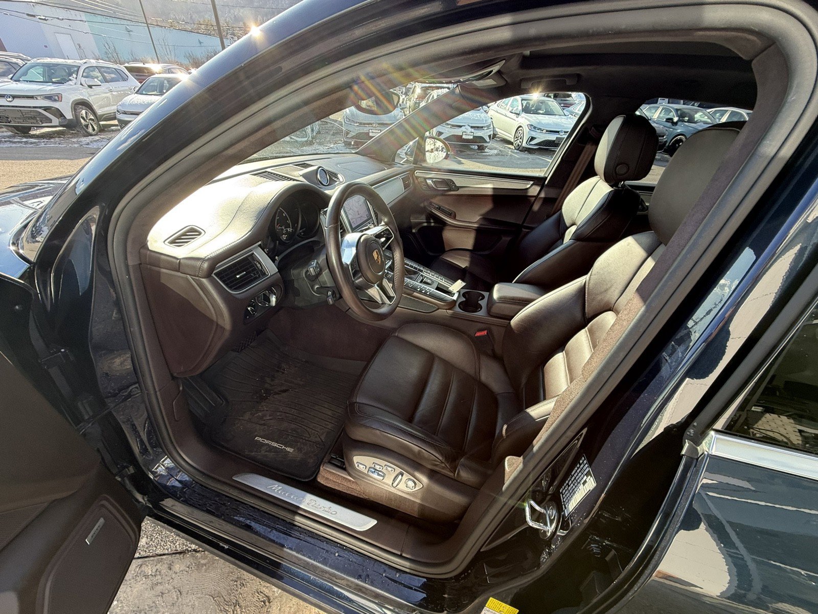 Used 2018 Porsche Macan Turbo image 10