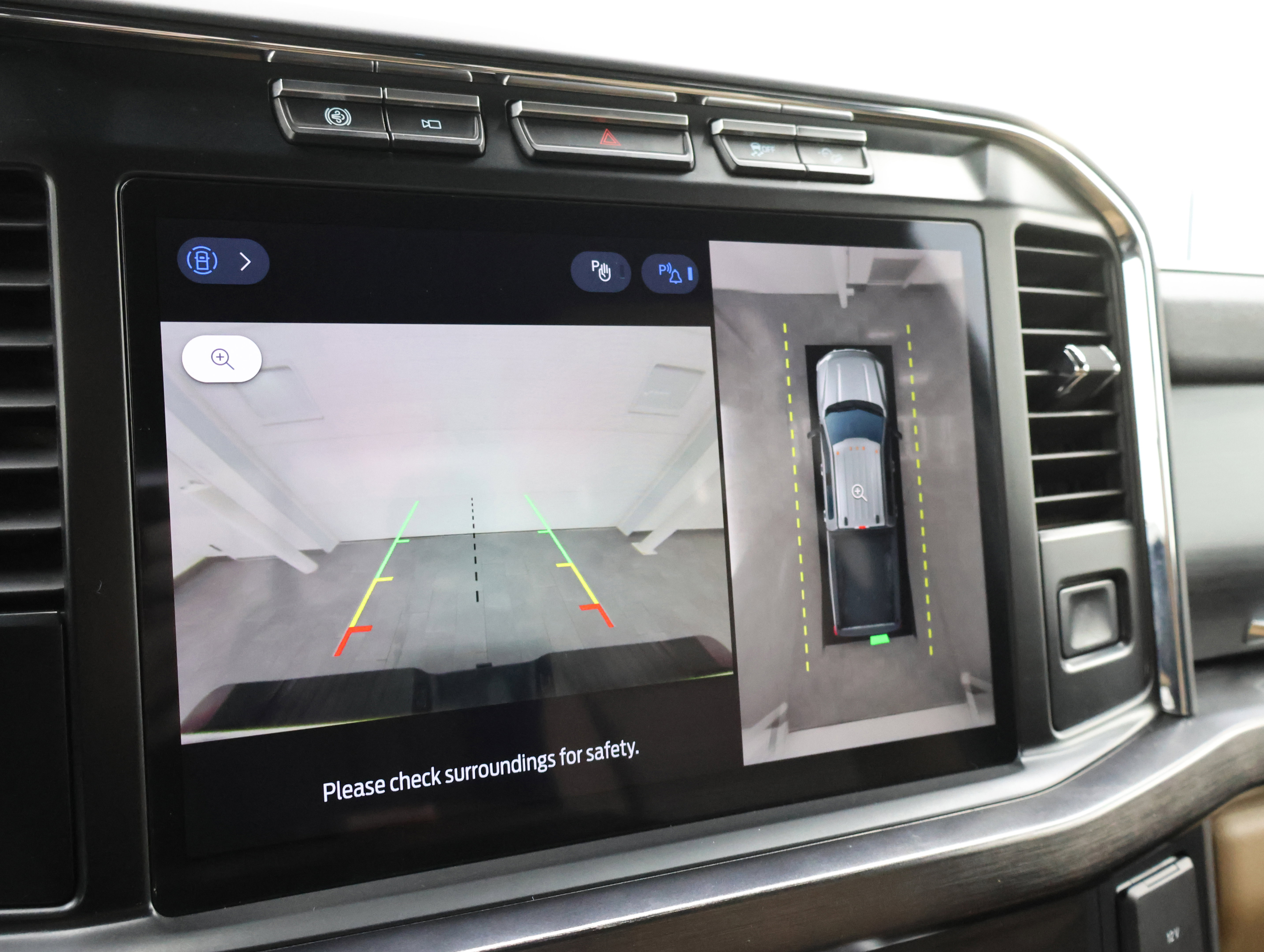 Used 2023 Ford F350 Lariat w/ FX4 Off-Road Package image 16