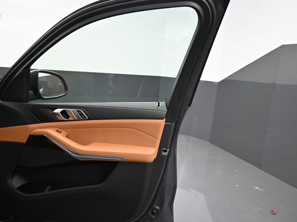 New 2026 BMW X5 sDrive40i w/ Parking Assistance Package RWD image 23