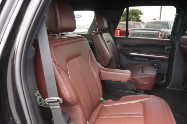 Used 2022 Ford Expedition Limited RWD image 17