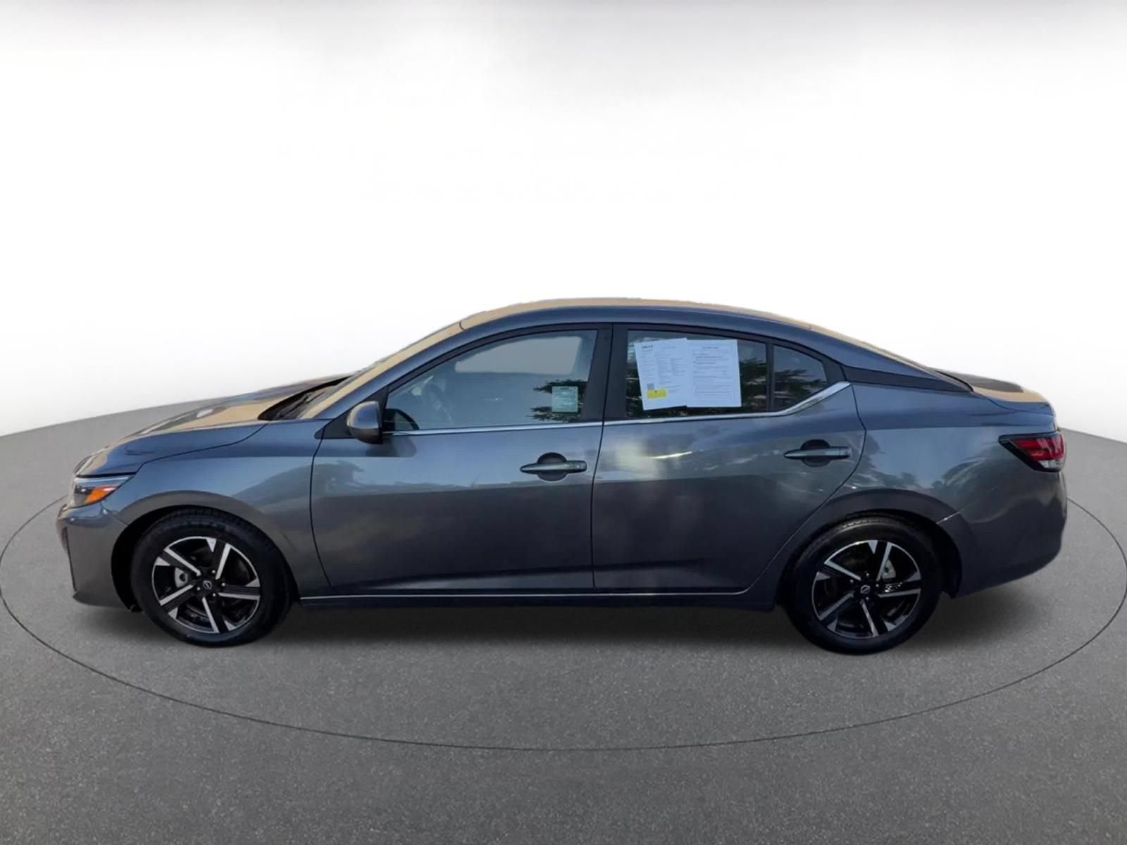 Used 2025 Nissan Sentra SV FWD image 9