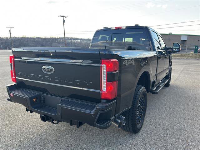 New 2026 Ford F250 Lariat w/ Black Appearance Package image 4