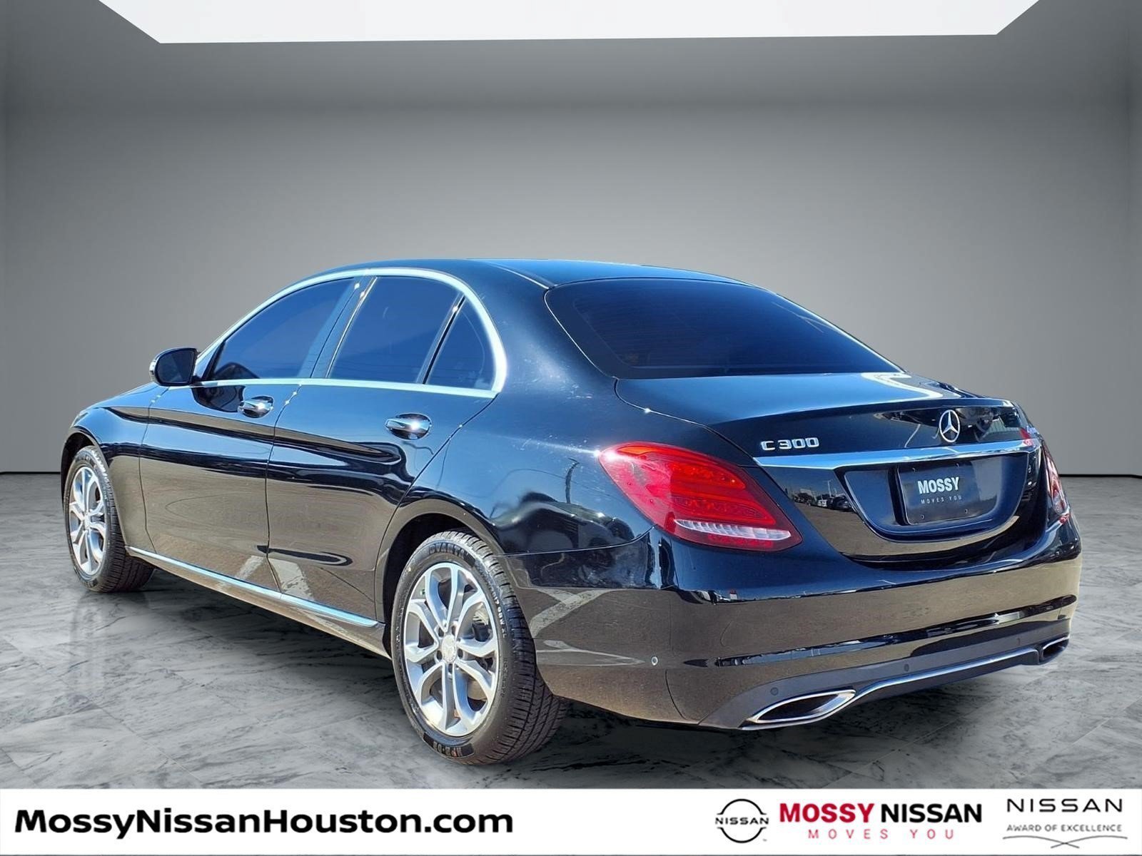 Used 2015 Mercedes-Benz C 300 4MATIC Sedan image 2