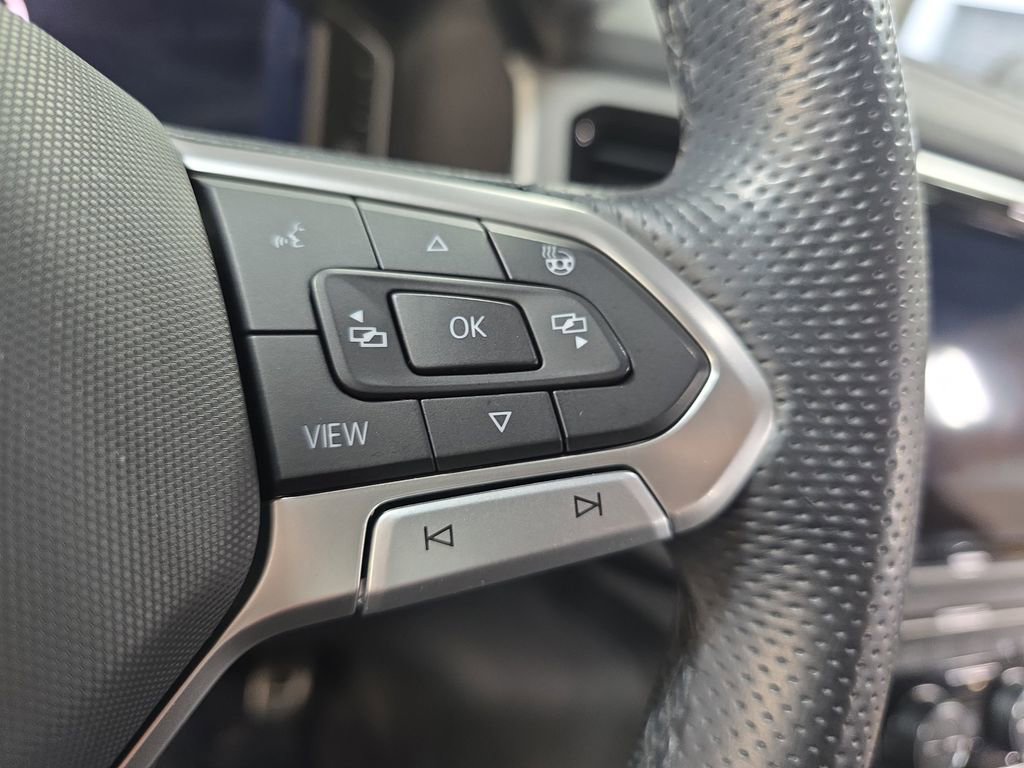 Used 2022 Volkswagen Atlas SEL Premium image 18