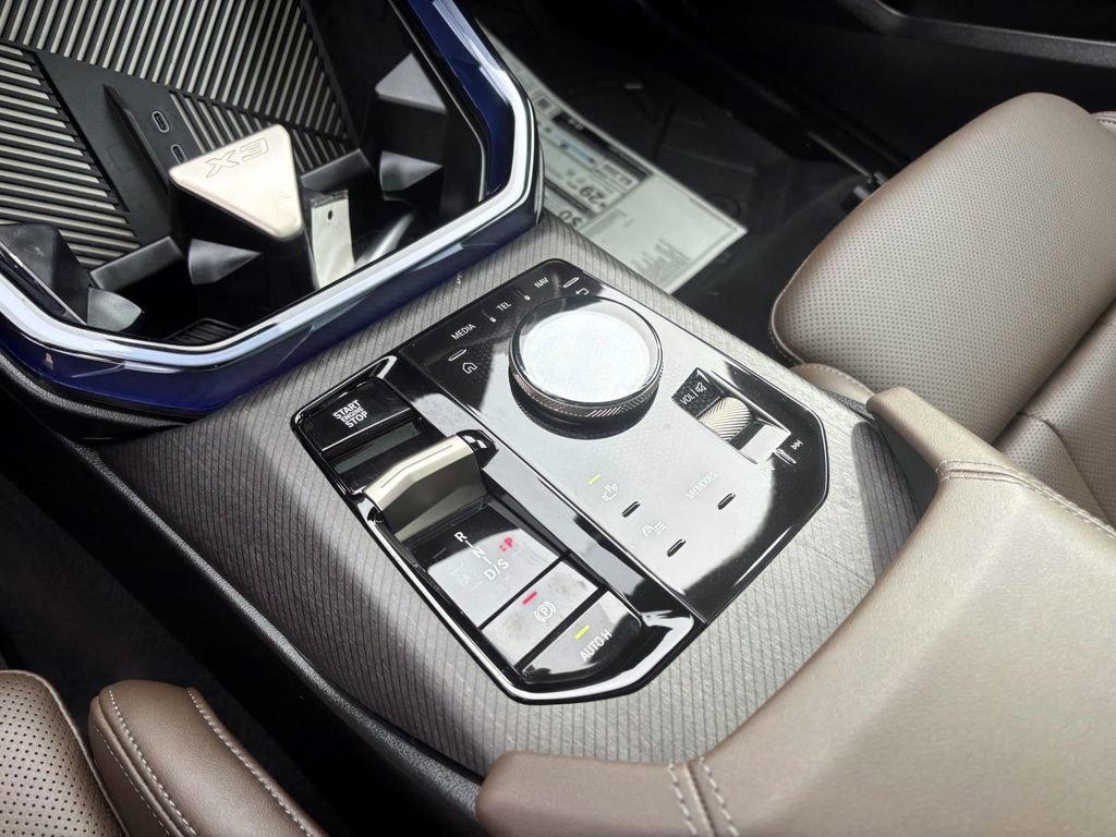 Used 2025 BMW X3 xDrive30i w/ Premium Package image 23