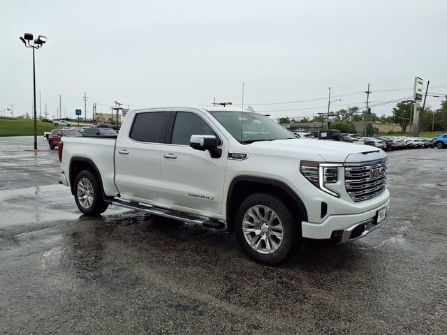 Used 2024 GMC Sierra 1500 Denali w/ Technology Package AWD/4WD image 9