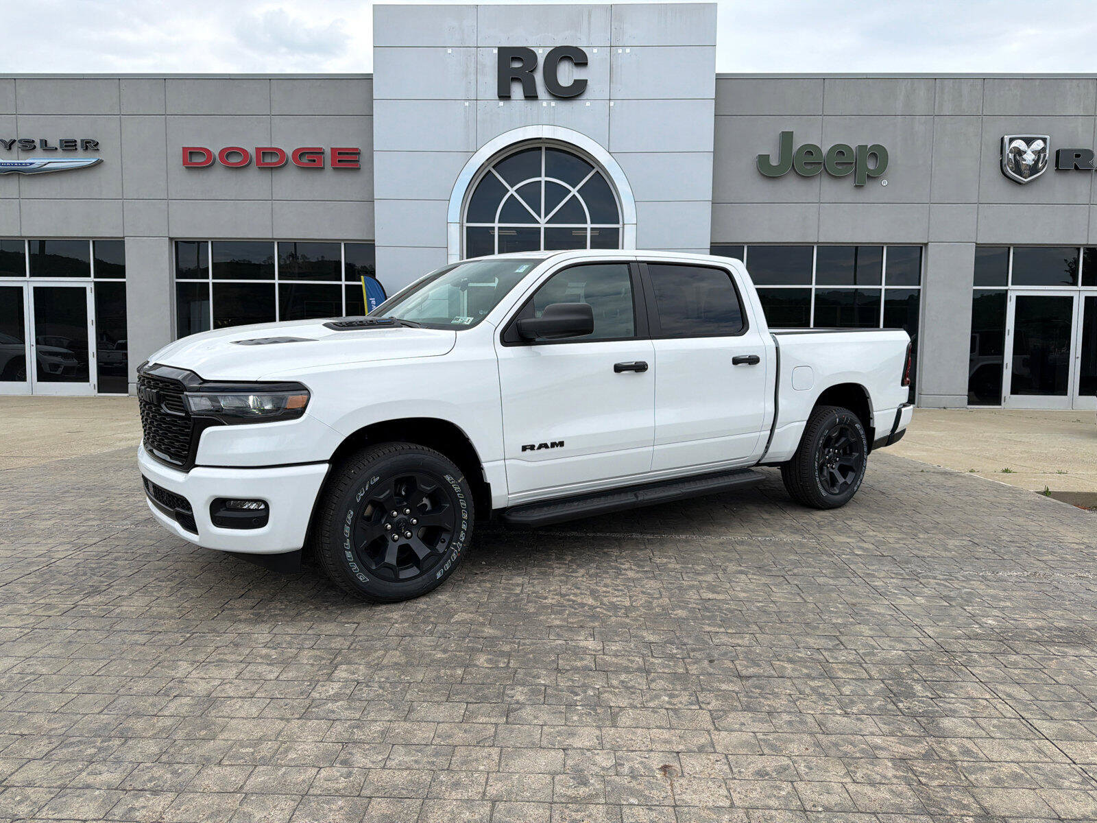 New 2026 RAM 1500 Express AWD/4WD image 1